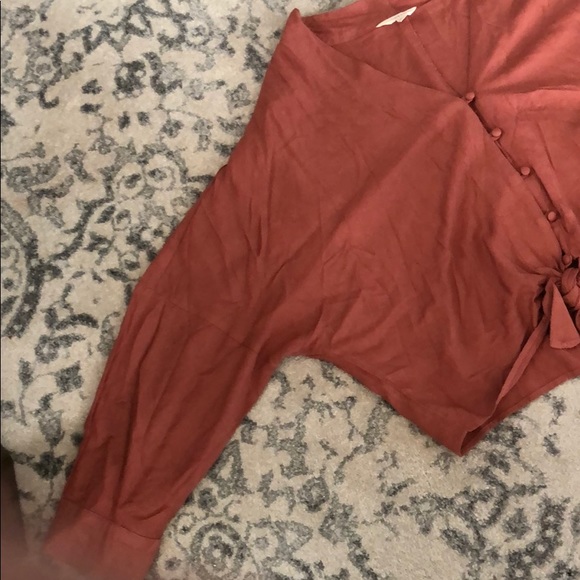 Tops - Picture 2 of 5